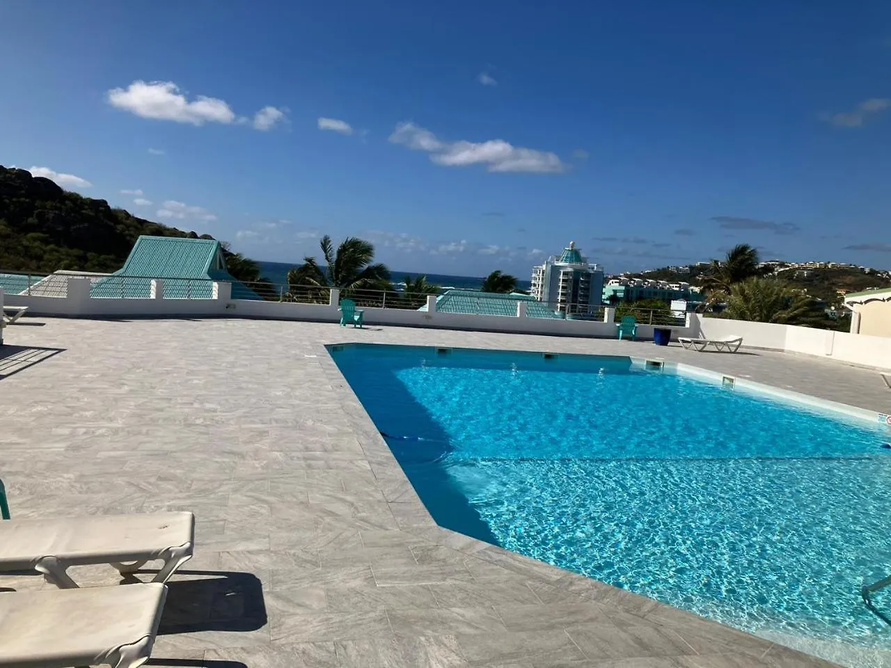 Beautiful F2 In A Blue Beach Residences kontakt